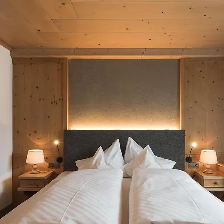 Alpenhof Hotel Tirolo
