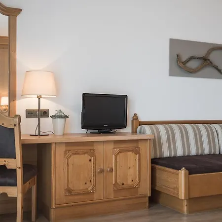 Hotel Alpenhof 3*