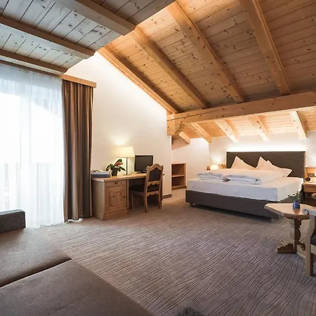 Alpenhof Hotel Tirolo