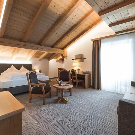 Hotel Alpenhof 3*