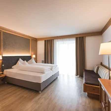 Alpenhof Hotel Tirolo