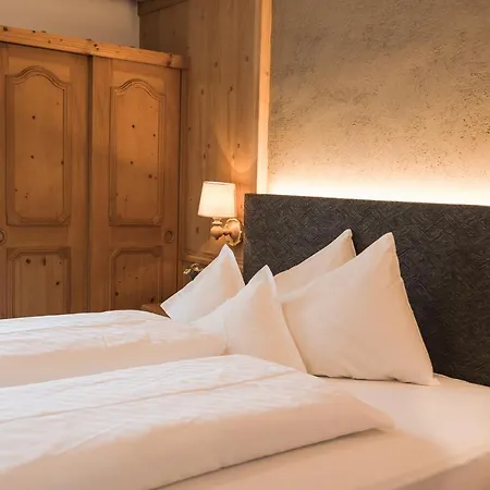 Hotel Alpenhof 3*