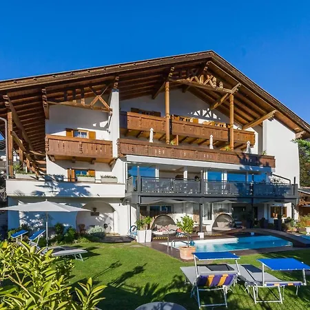 Hotel Alpenhof 3*